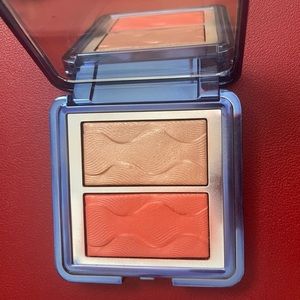 Radiance Chic Cheek Duo / Coral.